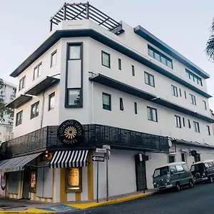 https://the-looking-glass.greaterantilleshotels.net
