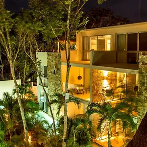 https://alma-zama.quintano-roohotels.com